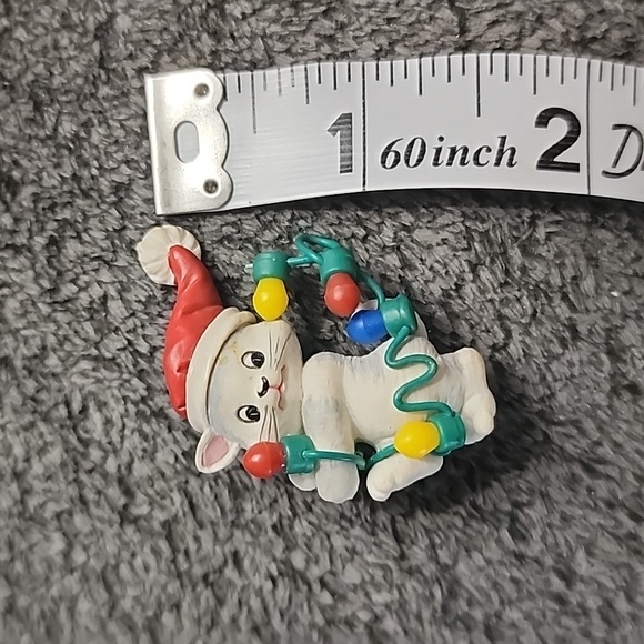 Festive Cat Resin Brooch with Lights - Picture 4 of 7